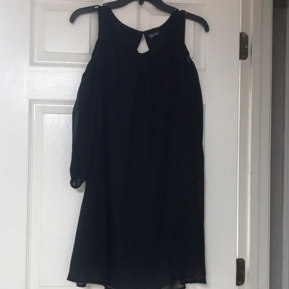 Lily Rose Women’s Black Cold Shoulder Dress!